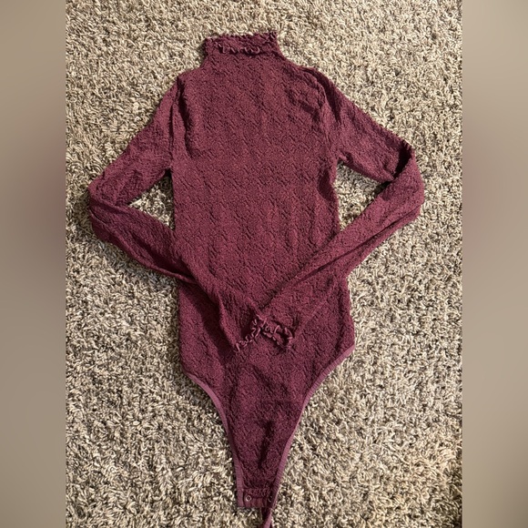 Free People Textured maroon bodysuit - Picture 2 of 4